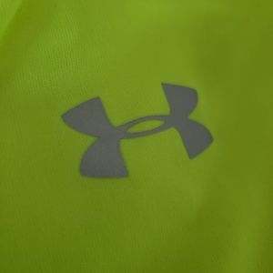 🏝Under Armour Athletic Shirt🏝
